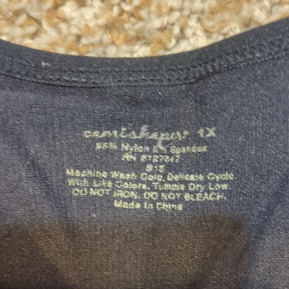 Camishaper Black Sleeveless Tank - Picture 2 of 4